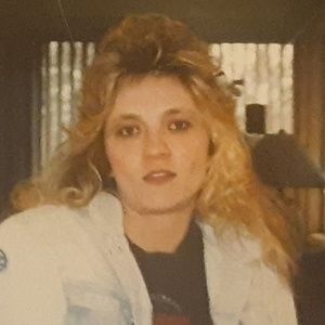 Meet your Posher, Lorie